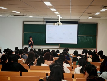 我院成功举办2027届暑假黄金期考公考研备考策略专题讲座