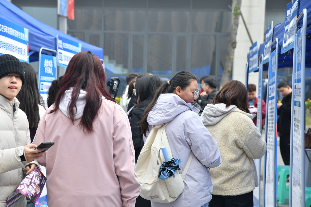 11ec2f85015b5e26c1ff75645f0bcee0