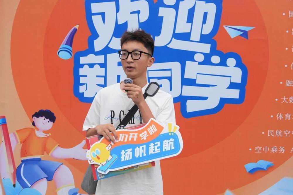 佘怡霖  (8)
