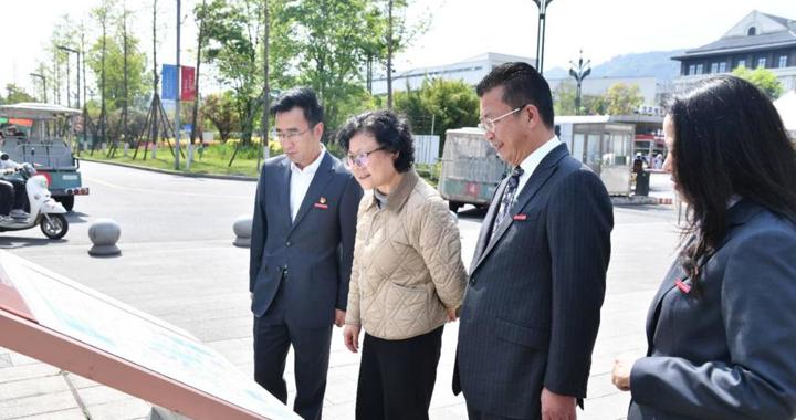 学校党委书记、省政府督导专员周耘到校区检查指导工作