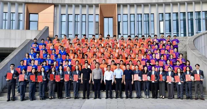 凝聚春晚荣光 砥砺奋进新程——校区召开2026年央视春晚宜宾分会场参演工作总结表彰大会