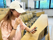 跨语翱翔 译绘中华 | 商务英语学院实践周系列报道之英语专业配音实践