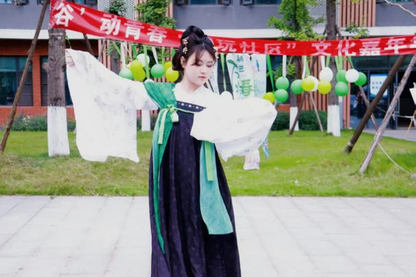 李园一站式学生社区成功举办首届“谷”动青春——潮玩社区文化嘉年华活动